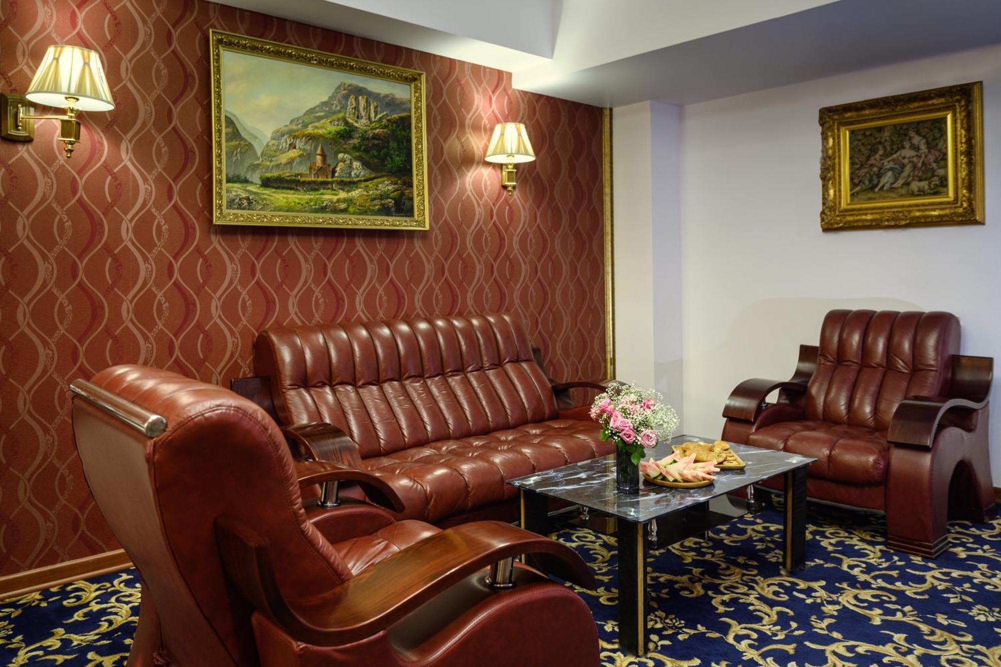 Royal Plaza By Stellar Hotels, Jerevan Eksteriør billede