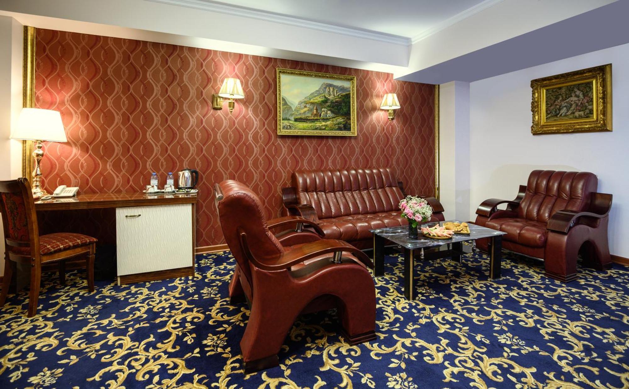 Royal Plaza By Stellar Hotels, Jerevan Eksteriør billede