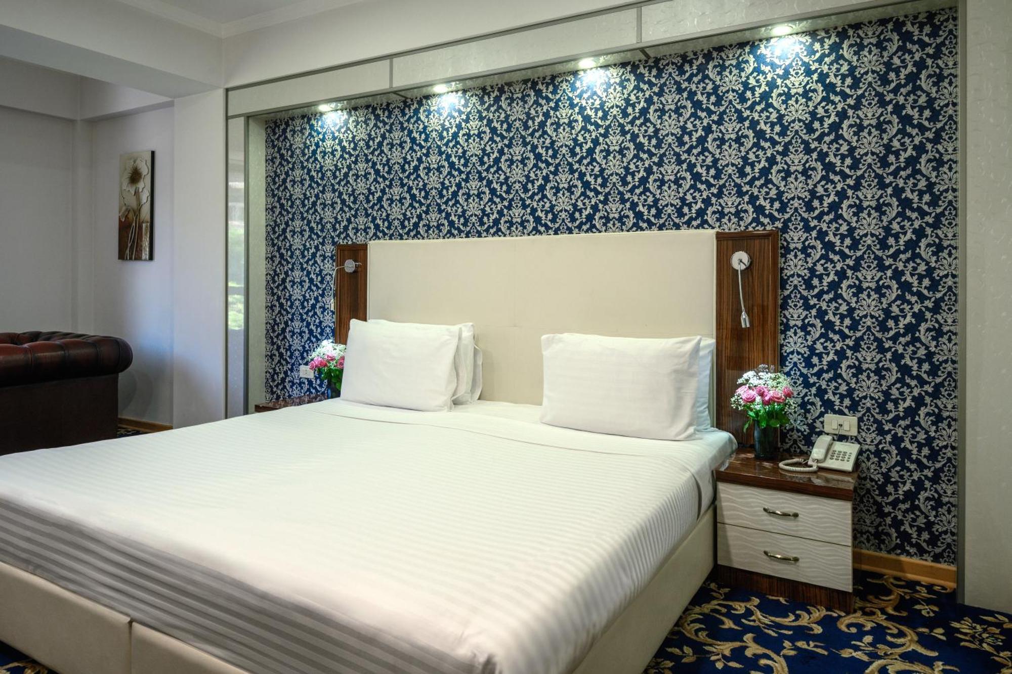 Royal Plaza By Stellar Hotels, Jerevan Eksteriør billede