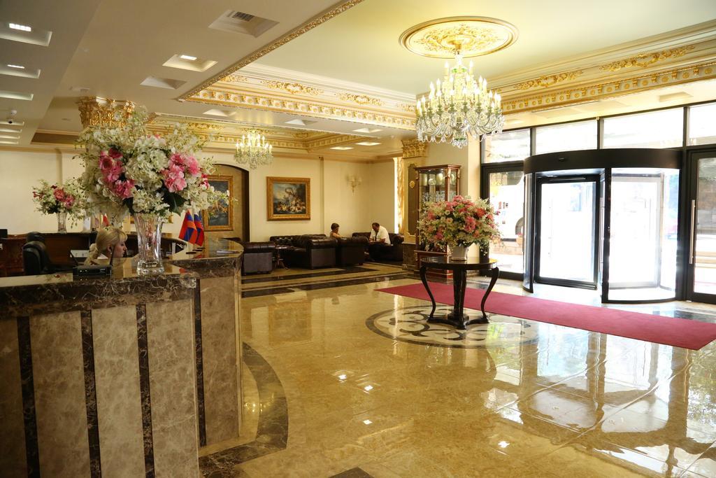 Royal Plaza By Stellar Hotels, Jerevan Eksteriør billede